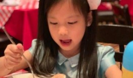 娱乐吃瓜酱一家人,笑料百出，温馨满满